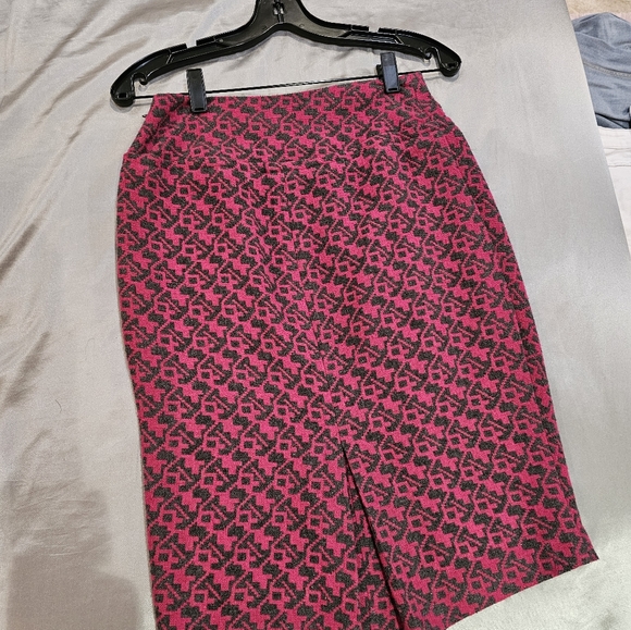 Eva Franco Petal Pencil Skirt - Picture 2 of 3
